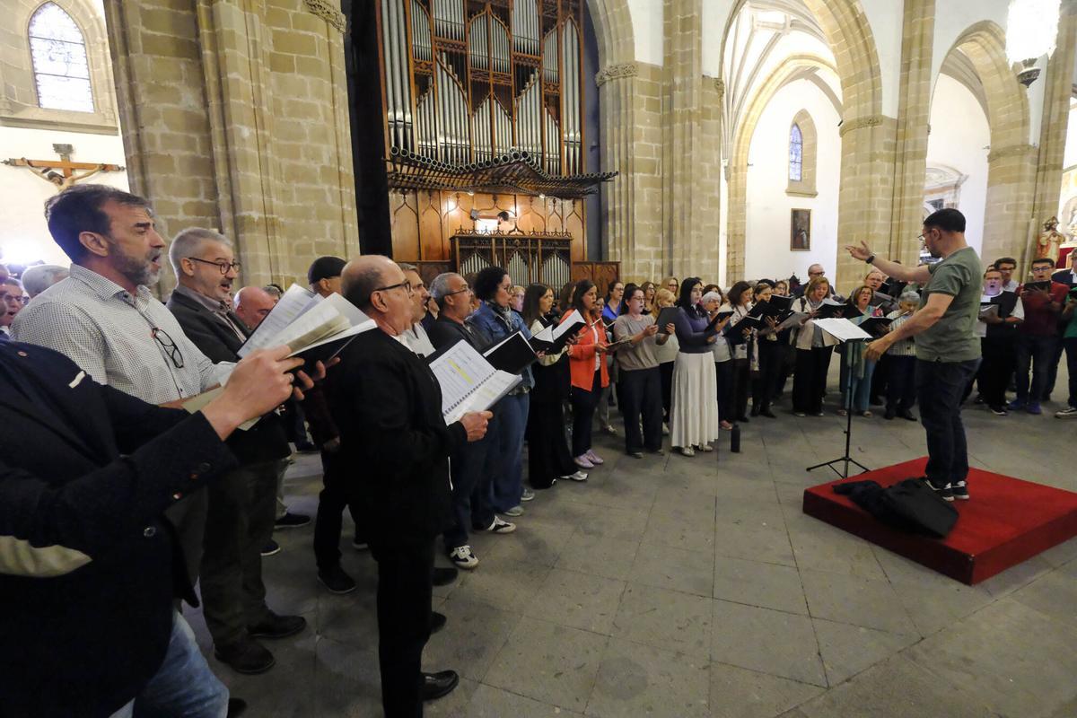 Ensayo del Coro que cantará a León XIV en la Catedral de Santa Ana Ensayo del Coro que cantará a León XIV en la Catedral de Santa Ana
