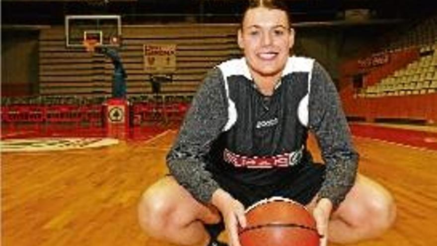 Cierra Bravard ha jugat en dues etapes diferent amb l&#039;Uni Girona.