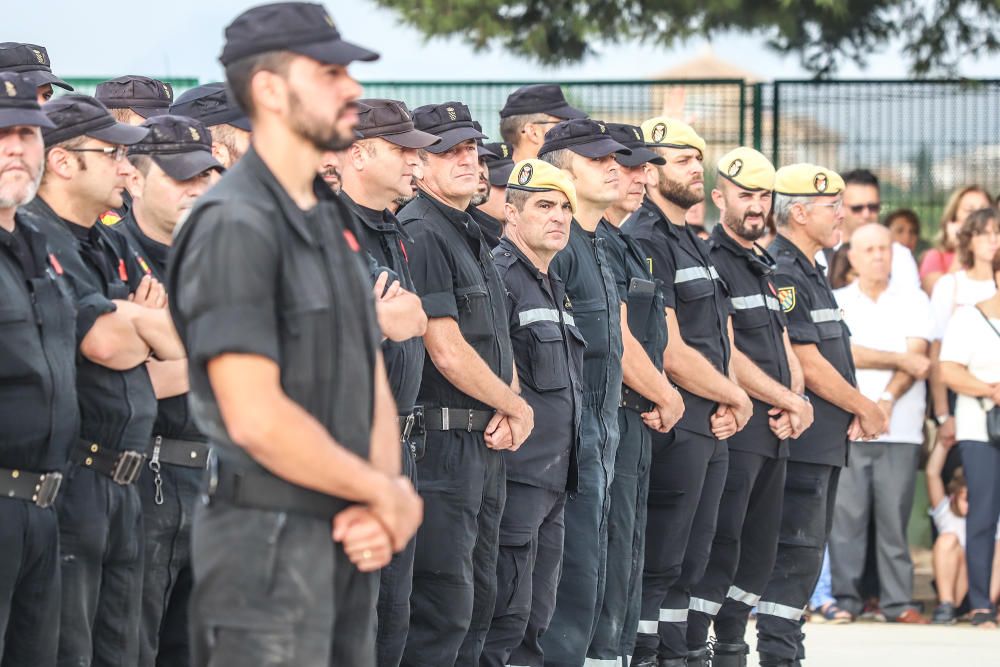 Orihuela despide a la UME entre vítores y aplausos