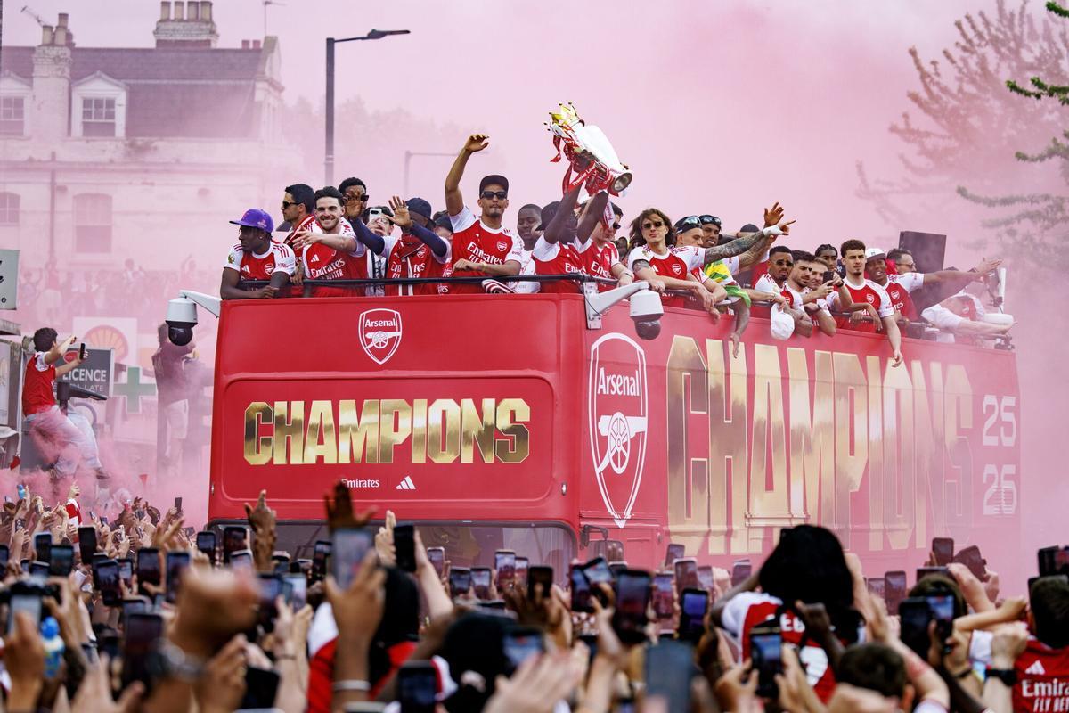 Las mejores imágenes del desfile del Arsenal por la Premier League Las mejores imágenes del desfile del Arsenal por la Premier League