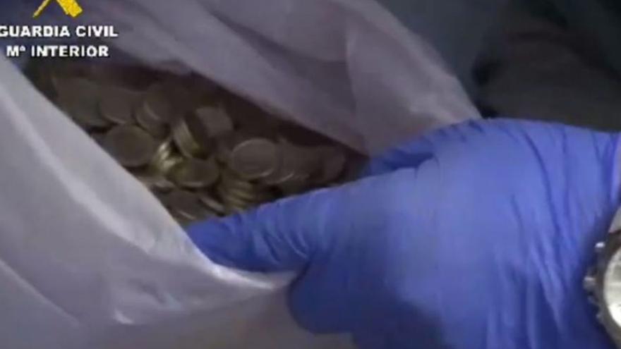 Seis detenidos tras robar 30 kilos en monedas de un euro en tragaperras