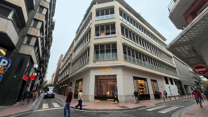 La multinacional Fnac retrasa a otoño de 2027 su salida de su macrotienda en el Coso de Zaragoza: todas las claves de su mudanza a la calle San Miguel