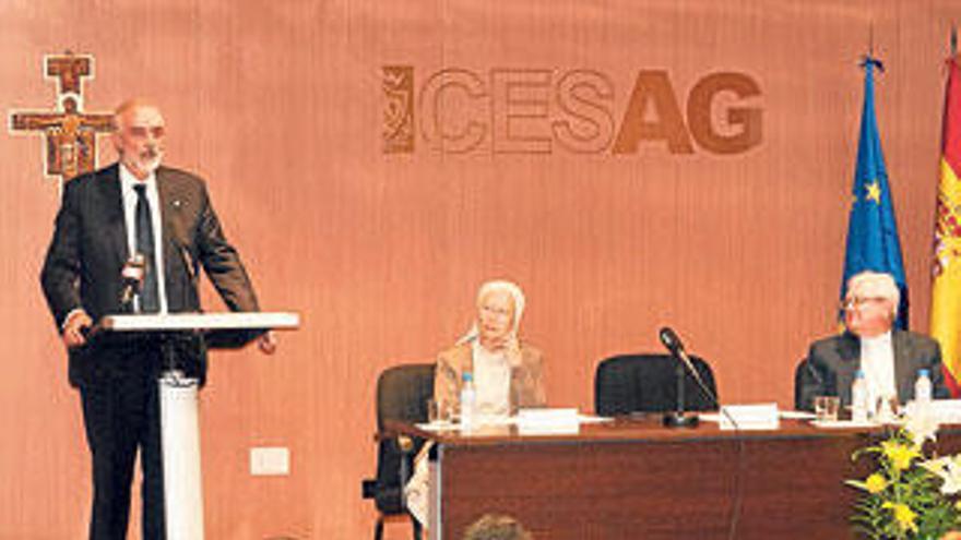 El rector de Comillas inauguró el curso en el CESAG.