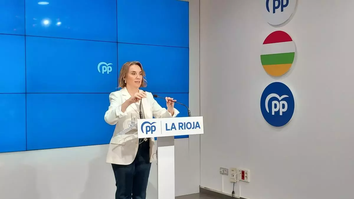 Gamarra advierte de que el PP "no extenderá cheques en blanco" al Gobierno sobre los aranceles