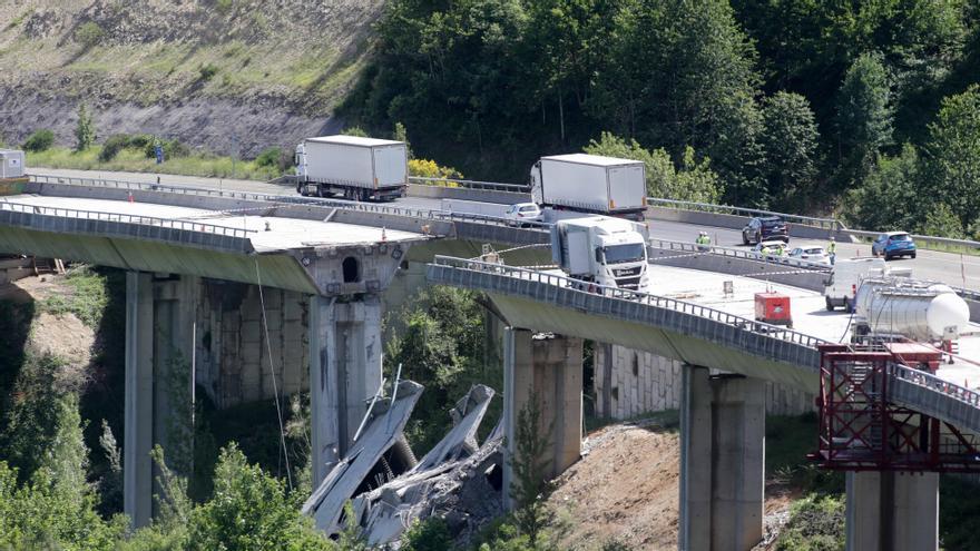 El desplome del viaducto de la A-6 en Pedrafita