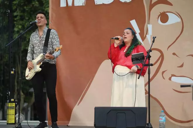 concierto de Eva Ares y Adrián lorenzo en el escenario Majo