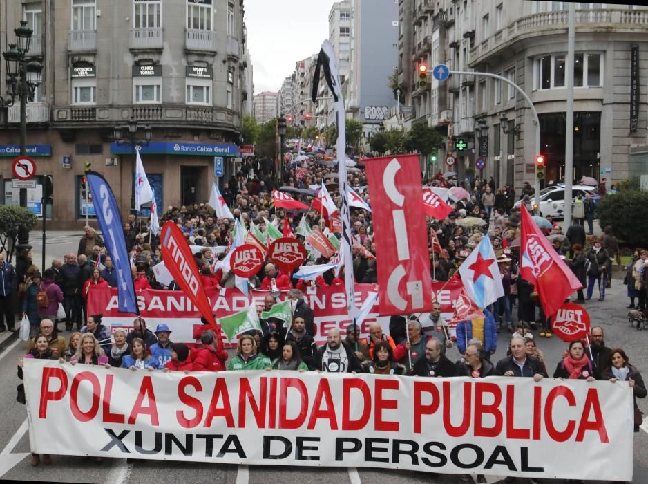 Miles de manifestantes piden una sanidad pública de calidad // Alba Villar