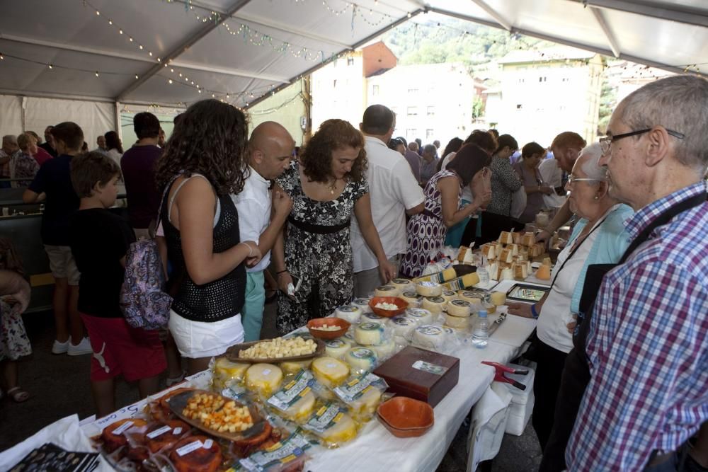 Feria de los quesos artesanos de La Foz