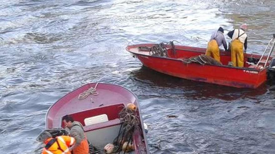 La pesca de lamprea en el Ulla, que finaliza el 15 de abril. // M.M.