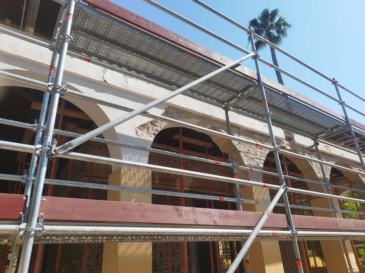 Las obras de restauración del Cenador de Carlos V, en imágenes
