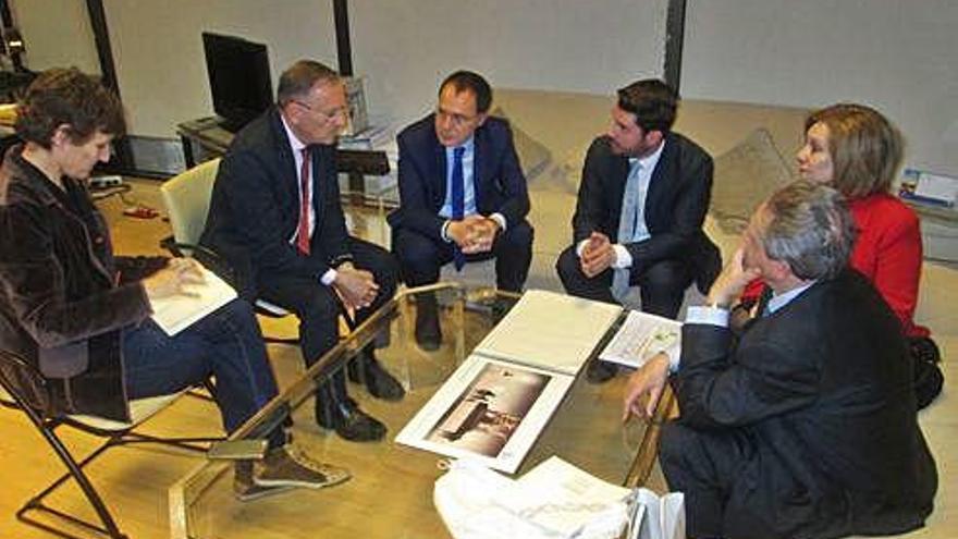Blanco, Fagúndez, García y Alba durante su reunión en el director general de Bellas Artes.