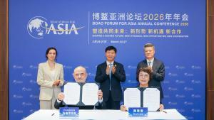 El conseller Duch y la directora general de la Oficina de Asuntos Exteriores de Hainan, Dai Zhen.
