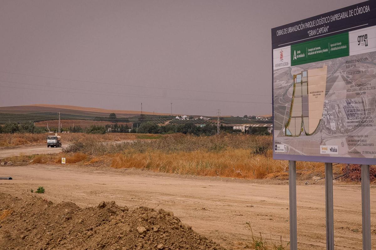 Espacio que ocupará el Parque Logístico de El Álamo. Terrenos del Parque empresarial Gran Capitán en La Rinconada
