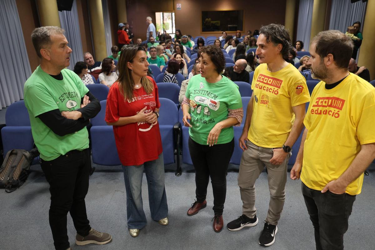 Representantes sindicales y de la Comunidad educativa en Morvedre
