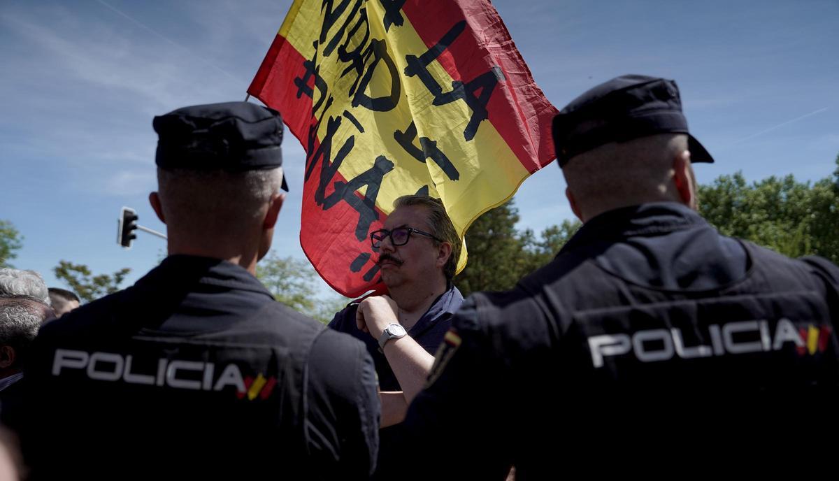 Falangistas protagonizan incidentes en Madrid por el traslado de los restos de José Antonio Primo de Rivera