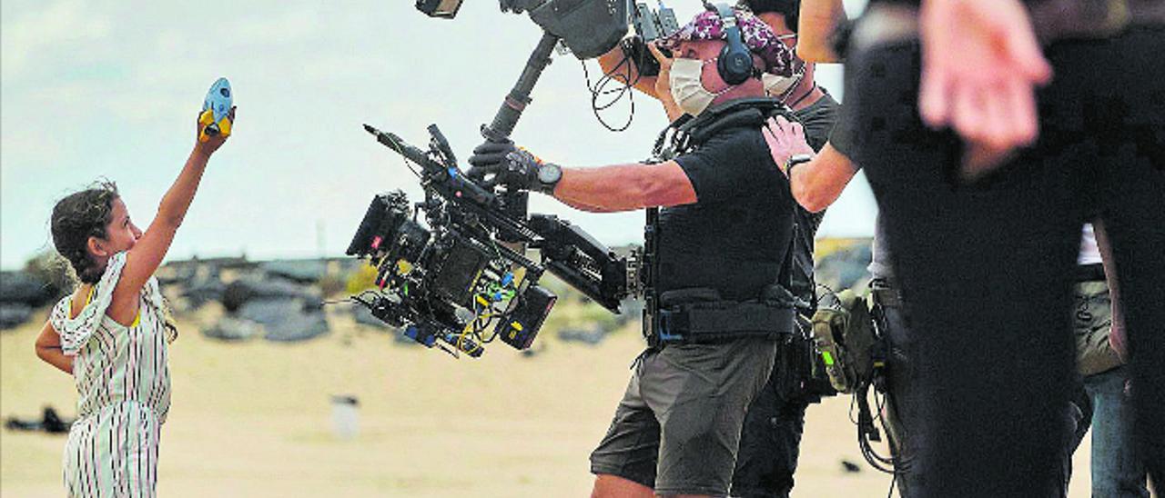 Rodaje audiovisual en una playa de las Islas.