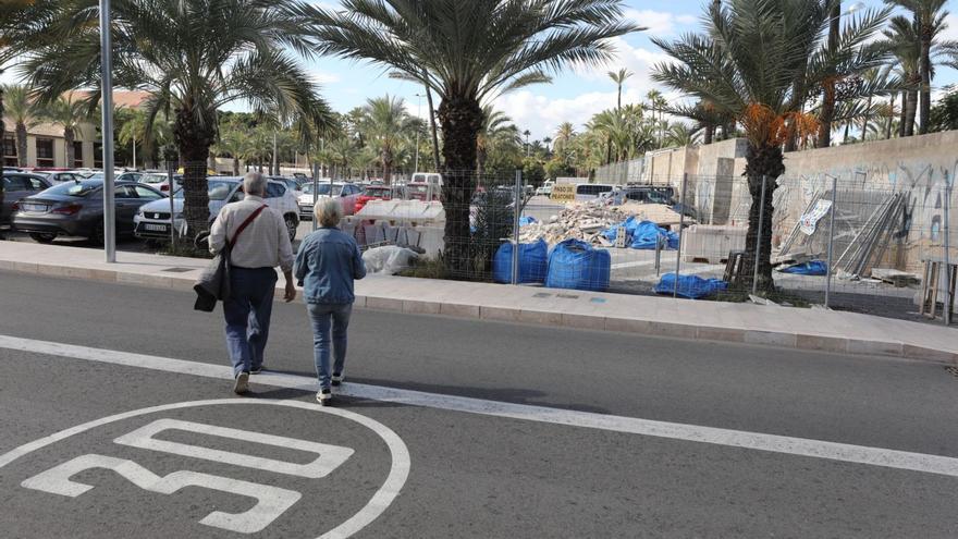 La calle «Virgen de la Cabeza» cumple año y medio con las obras sin finalizar