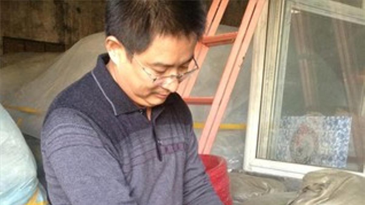 Wang Fuming, el principal productor del insecto ortóptero en China