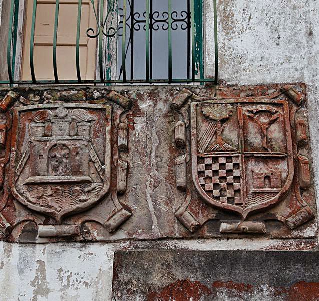 El escudo del noble avilesino Martín Peláez.