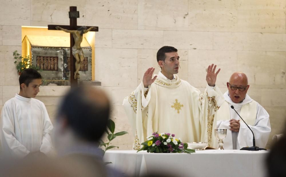 Primera misa en el Buen Pastor de Rubén Díaz