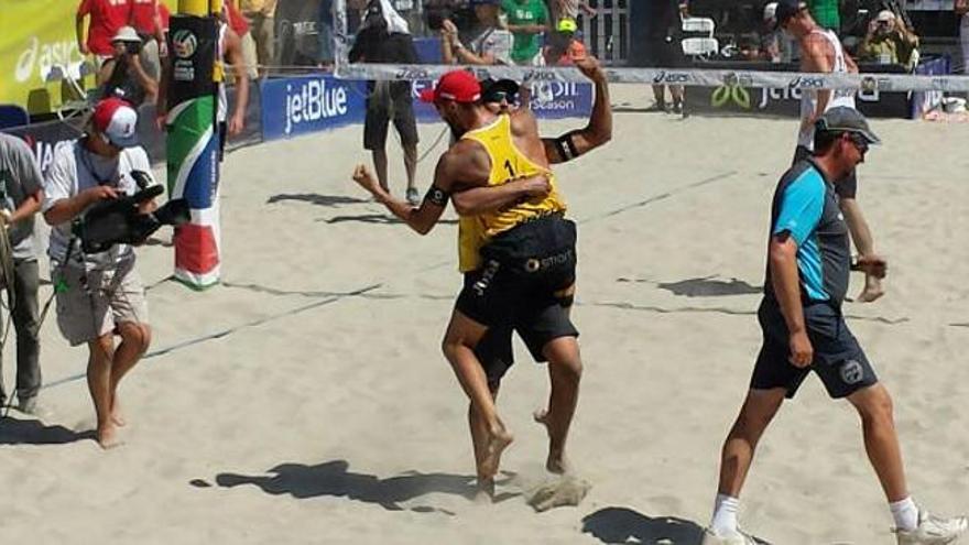 Herrera y Gavira se llevan el bronce en Long Beach