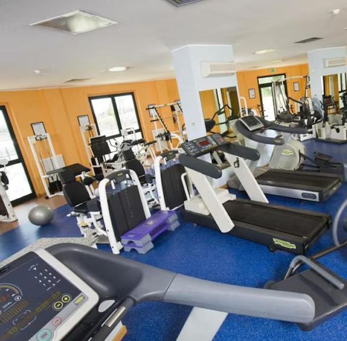 El complejo Novarello Sporting Center cuenta con spa, sauna, piscina, zona de masaje y relajación y un amplio gimnasio para los futbolistas.