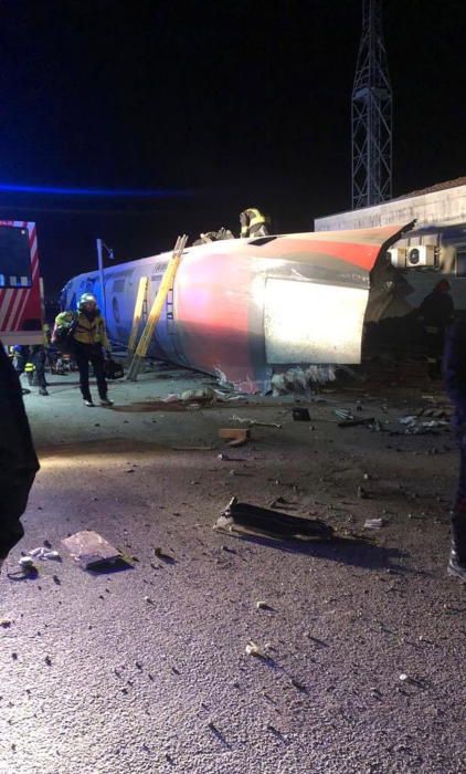 Dos muertos tras descarrilar un tren en Italia.