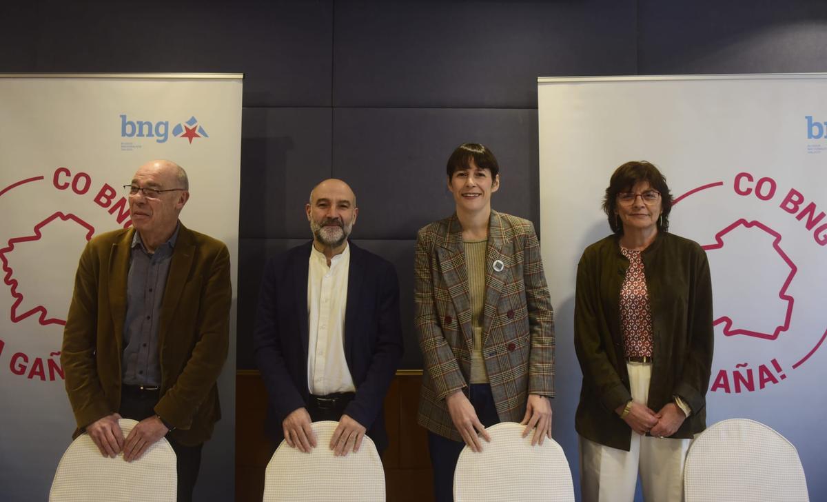 Francisco Jorquera, Néstor Rego, Ana Pontón y Carme Da Silva presentan en A Coruña la campaña 'Co BNG, Galiza gaña'.