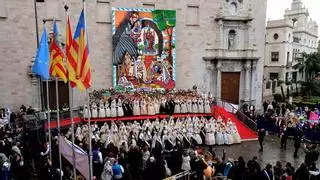 Directo | Las fallas de Castellón encaran la Cremà: Burriana calienta motores con una ofrenda pasada por agua