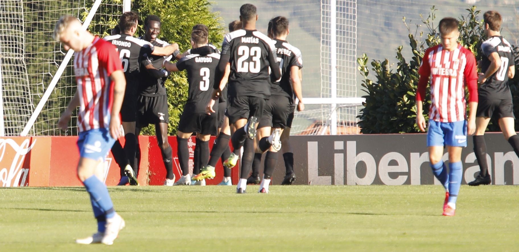 Las mejores imágenes de los partidos del Vetusta, Sporting B y Lealtad