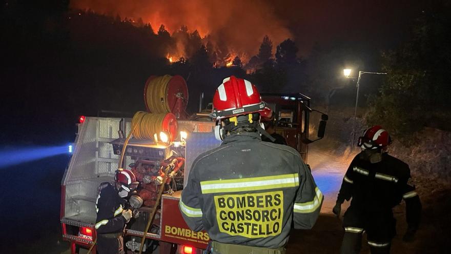 Trasladan al hospital a otro bombero herido en el incendio de Bejís