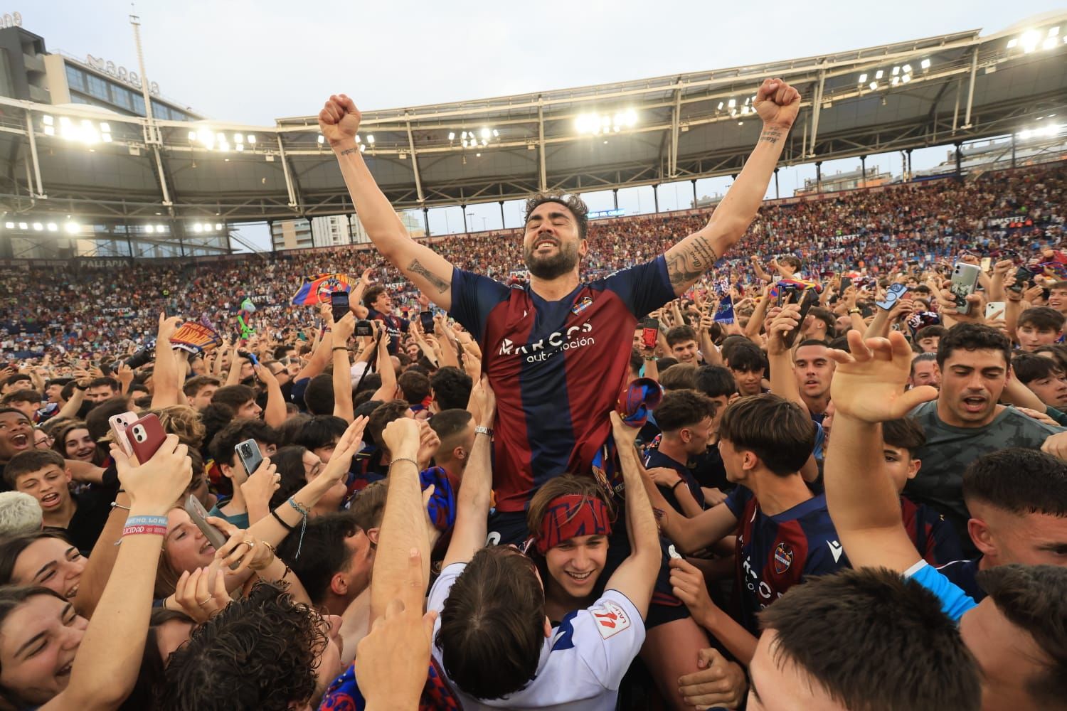 Fiesta en el Ciutat de Valencia: El Levante UD, campeón de Segunda División