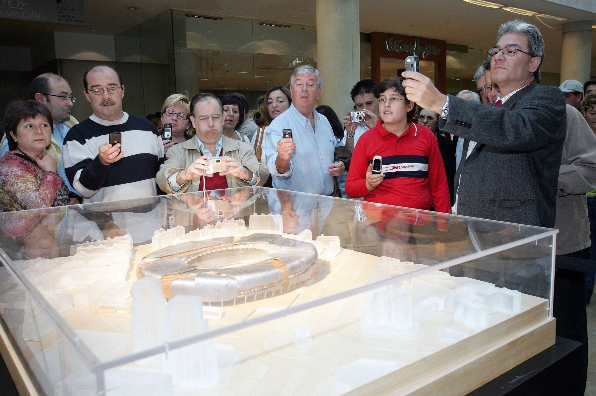 13 años de obras paradas en el nuevo Mestalla