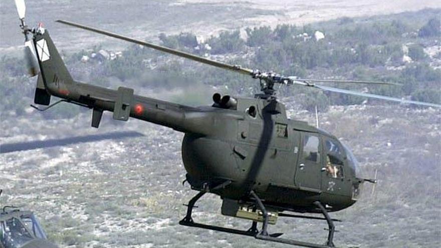 Helicóptero BO-105 similar al accidentado en Bosnia. / javier cebollada
