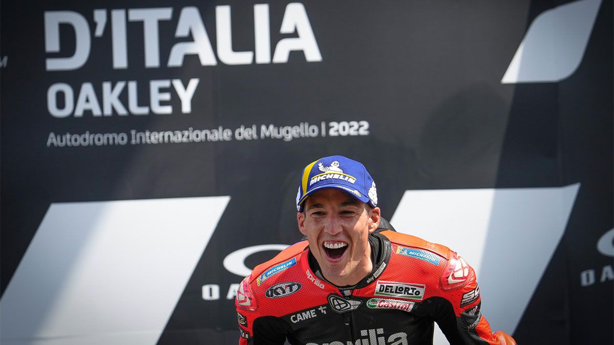 Aleix Espargaró, en el podio del GP de Italia, este domingo