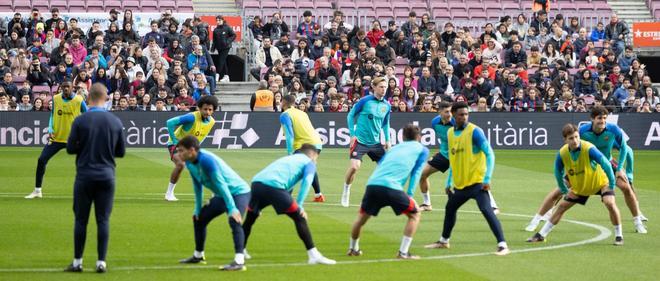 Las mejores imágenes del entrenamiento a puertas abiertas del Barça