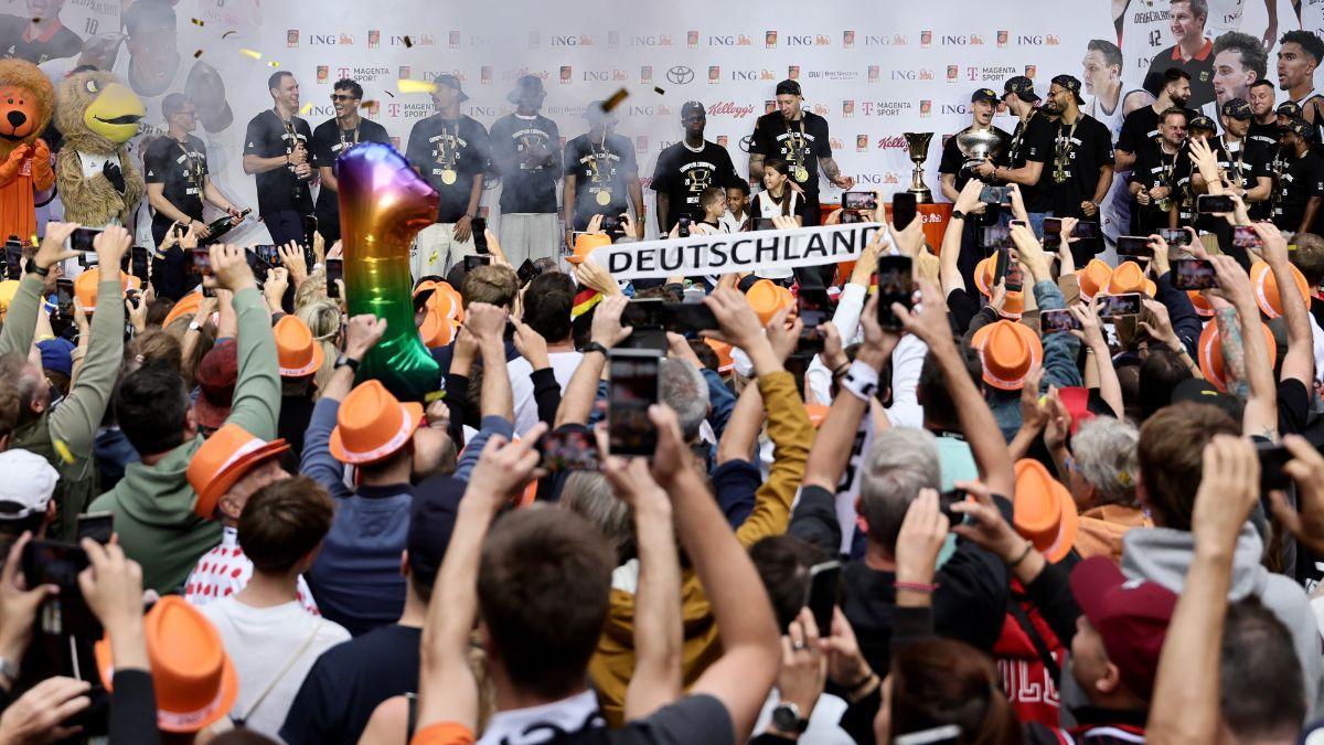 Alemania se dio un baño de masas tras ganar el Eurobasket
