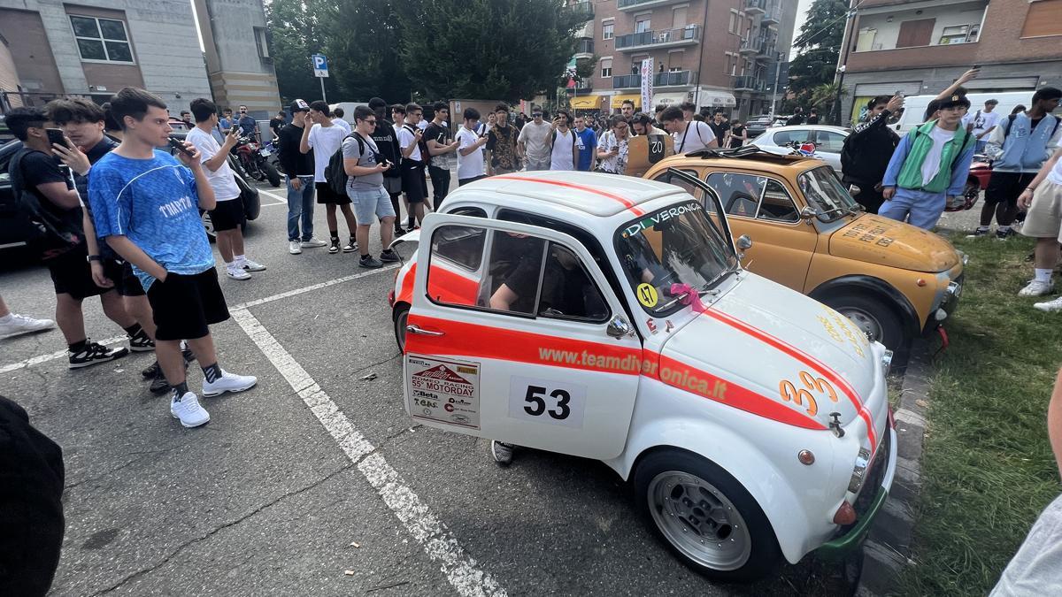 Fiesta de fin de curso de la escuela de mecánicos de Ferrari