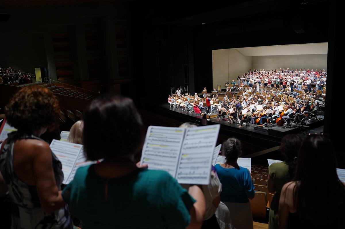El ensayo del concierto participativo de la ROSS en imágenes