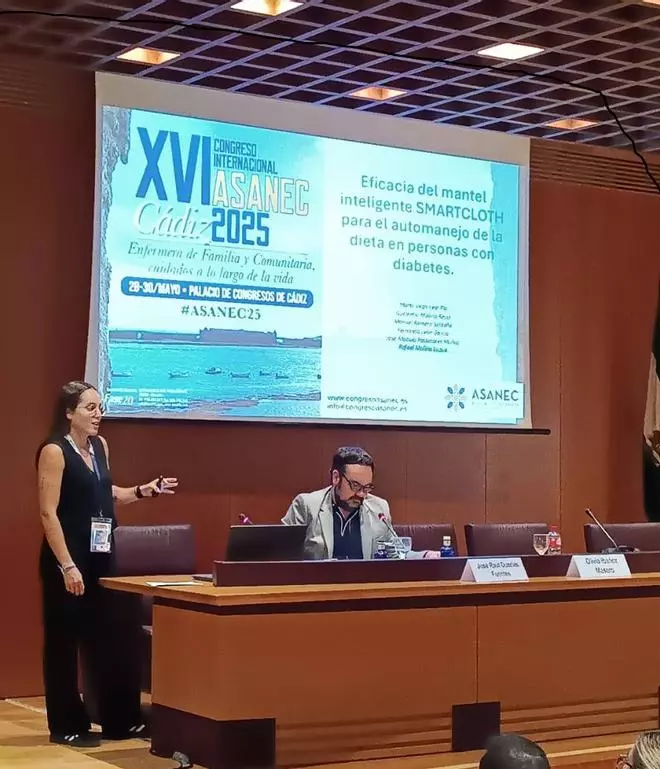 Premiada una enfermera cordobesa por un mantel inteligente que ayuda a los diabéticos a comer mejor