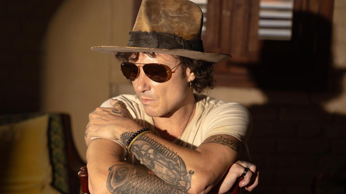 Bunbury, en una imagen promocional del nuevo disco