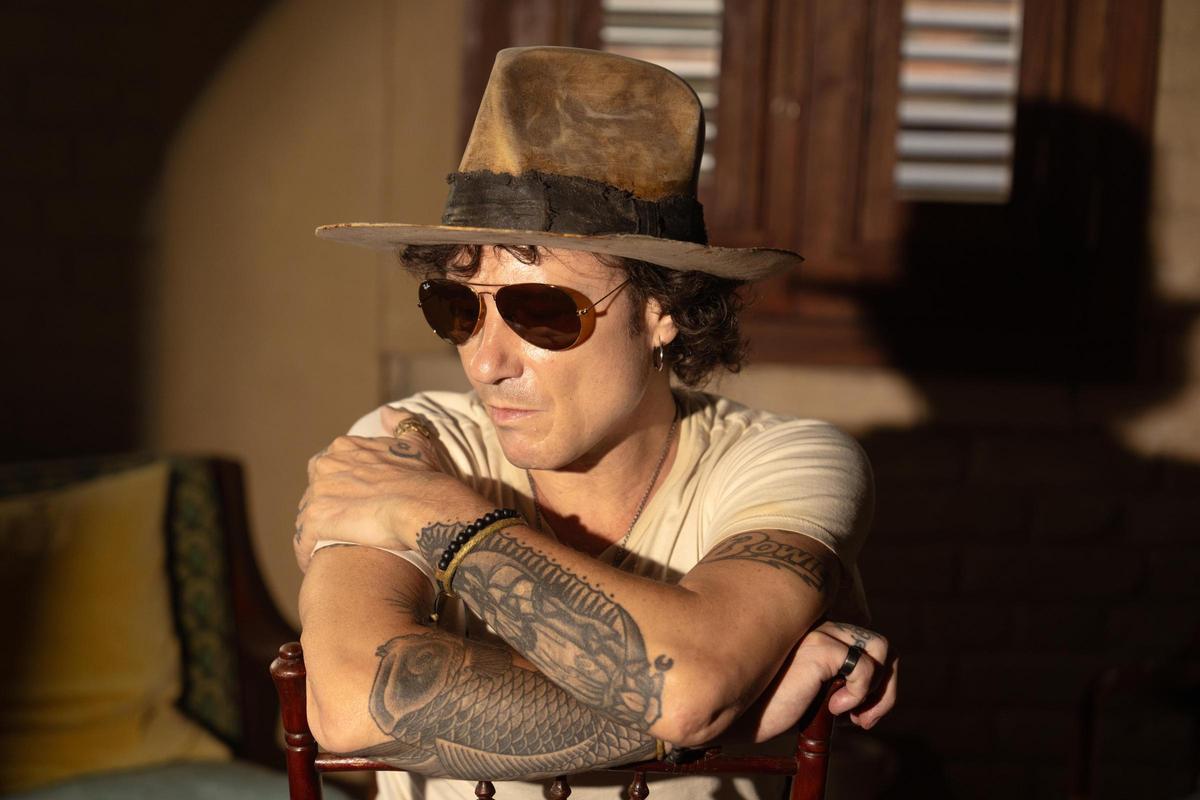 Bunbury, en una imagen promocional del nuevo disco