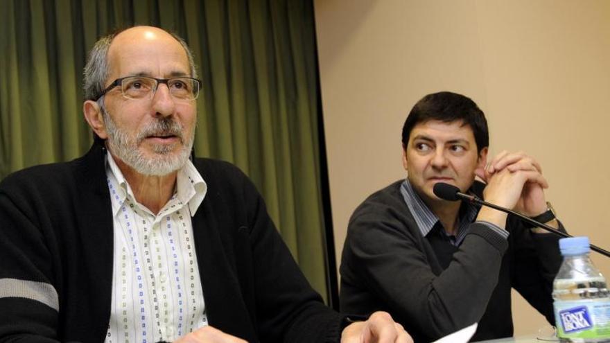 Josep Maria Aloy i Jaume Huch en la presentació del llibre «Et diran que llegeixis Bernat» fa 10 anys a Manresa