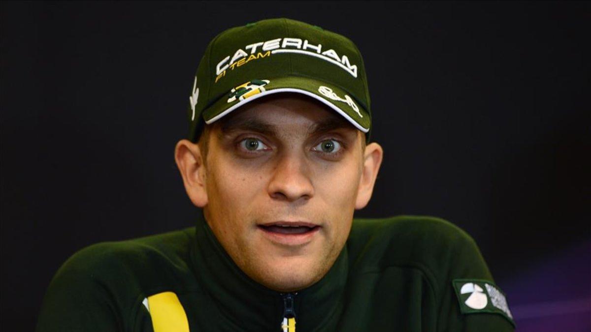 Petrov, ex piloto, ejercía ahora como comisario de la F1