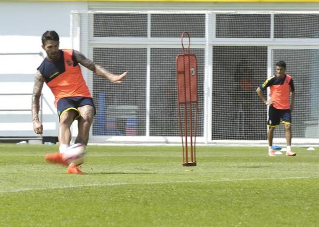 ENTRENAMIENTO DE LA UD LAS PALMAS Y ENTREVISTGA ...