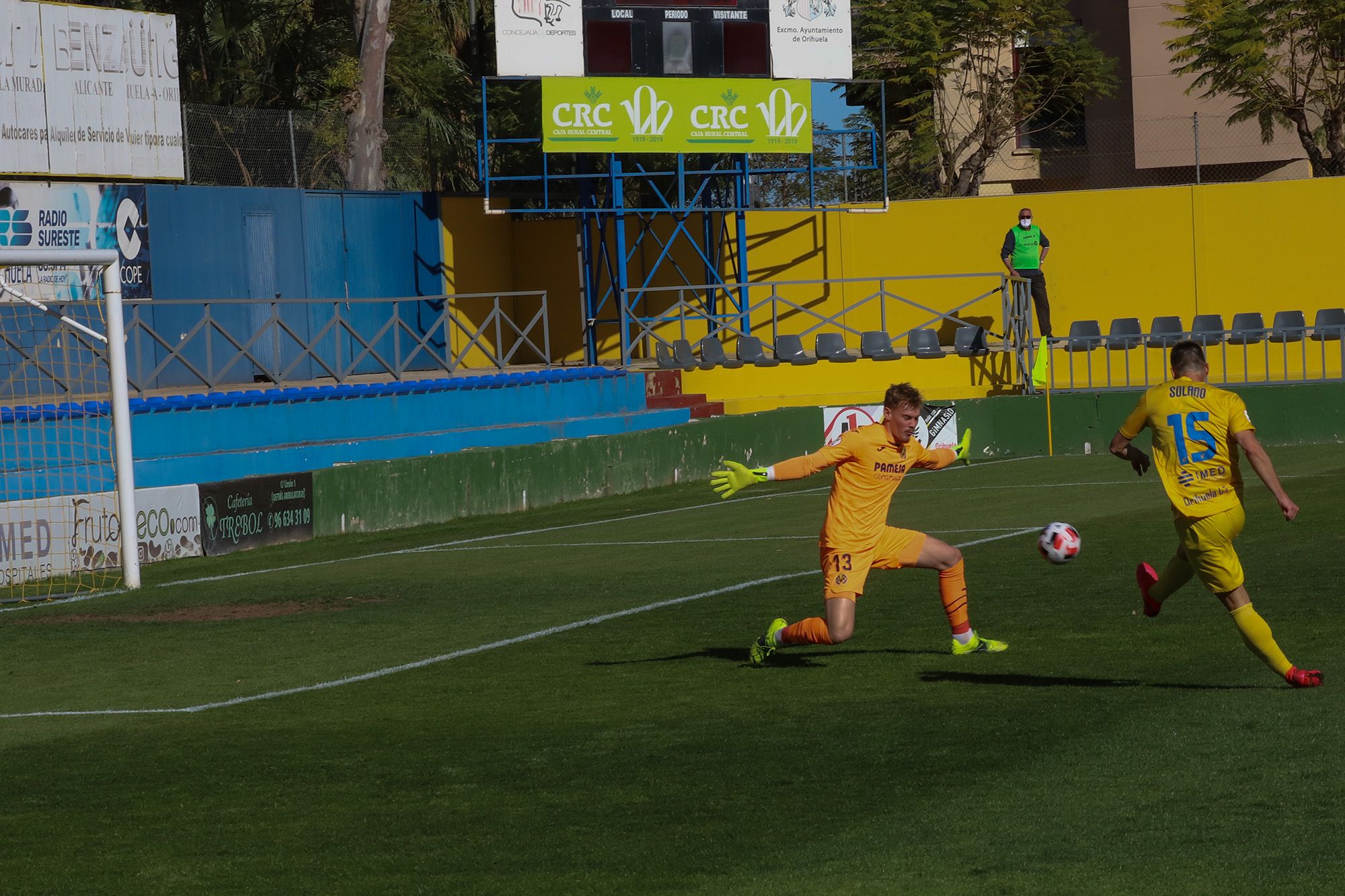 El Orihuela cae por 2-4 en un partido vibrante ante el Villarreal B