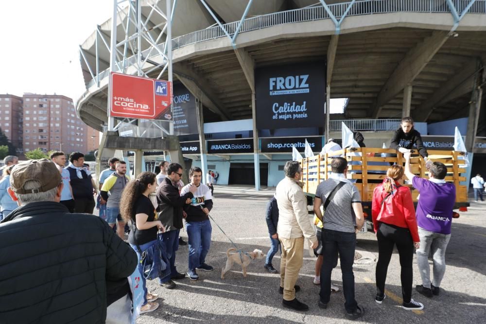 Chocolate y churros para calentar la previa del Celta - Girona. // Alba Villar