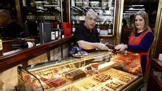 Gijón paladea sus jornadas chocolateras con churros, bombones o "unicornios": "La gente está consumiendo más"