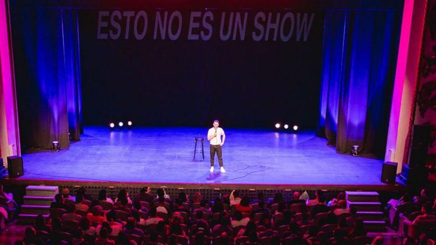 Galder Varas se gana al público de A Coruña en el EMHU con el humor y la improvisación