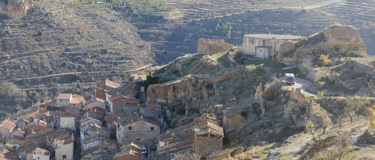 La Lista Roja del Patrimonio incluye el castillo de Ademuz y el molino de Vallanca | F. BUSTAMANTE